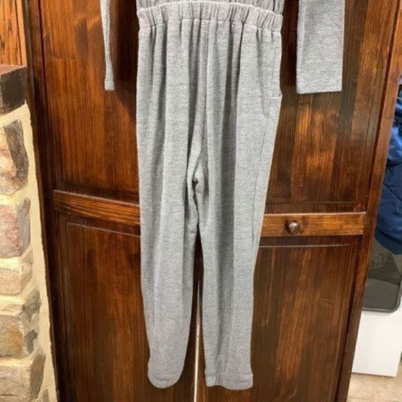 Grade & Gather gray one piece pants suit v-neck romper size small - Picture 12 of 12